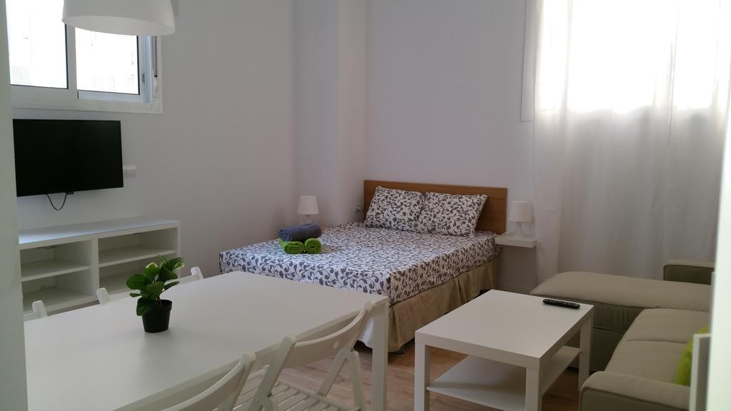 מאלגה Apartamentos Clavero מראה חיצוני תמונה